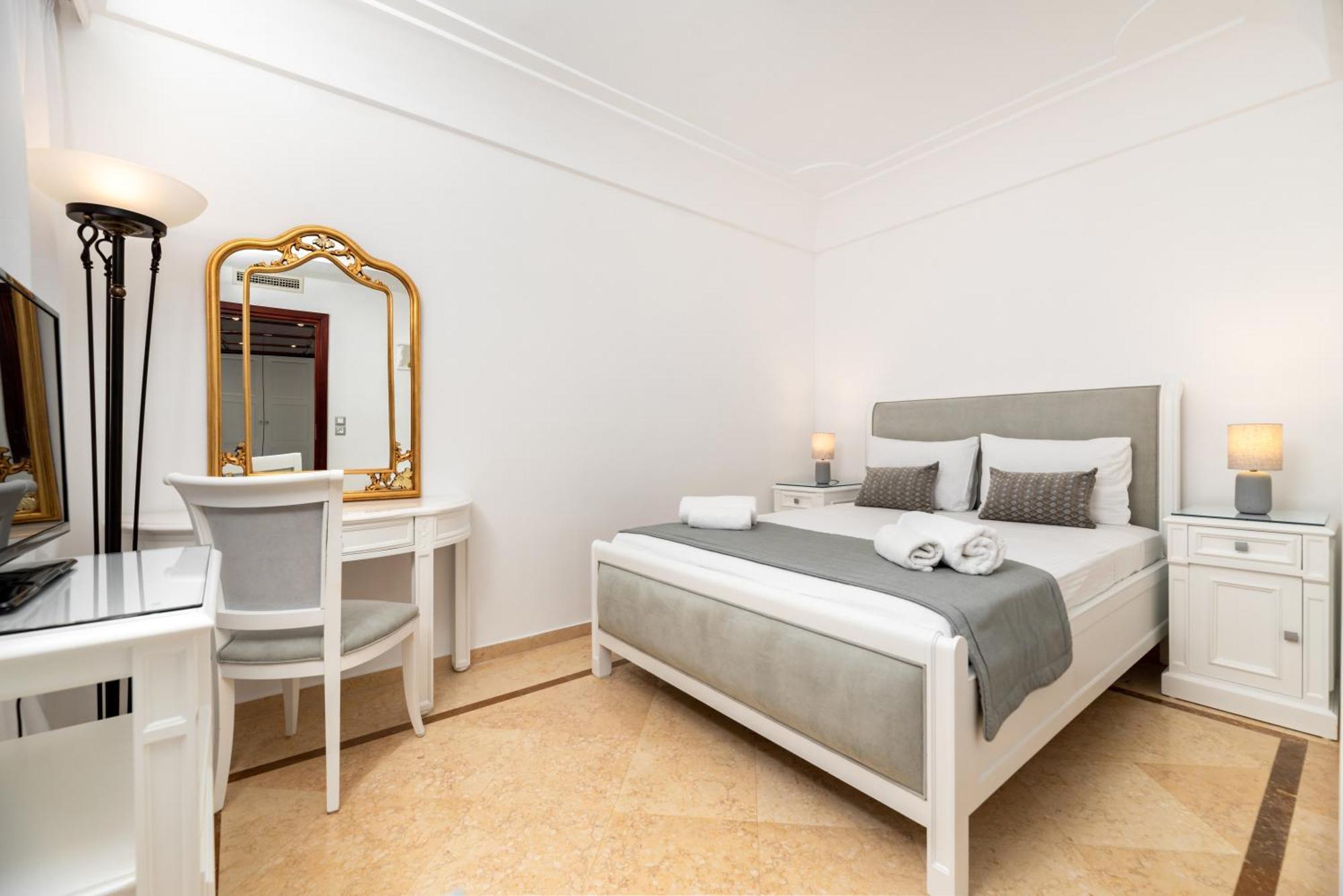 Maison Des Lys - Luxury Suites Akrotírion 외부 사진
